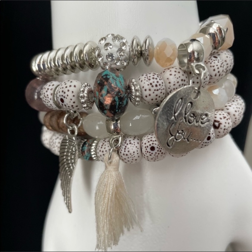 White Beaded Alloy Wing & Love Tag Stretchy Bead Bracelet! - Picture 2 of 4